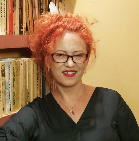 Carmen Ion